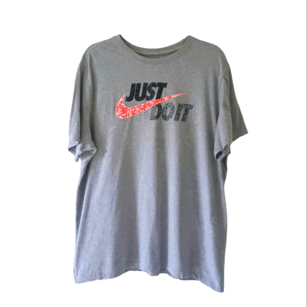 The Nike Tee - Picture 2 of 4